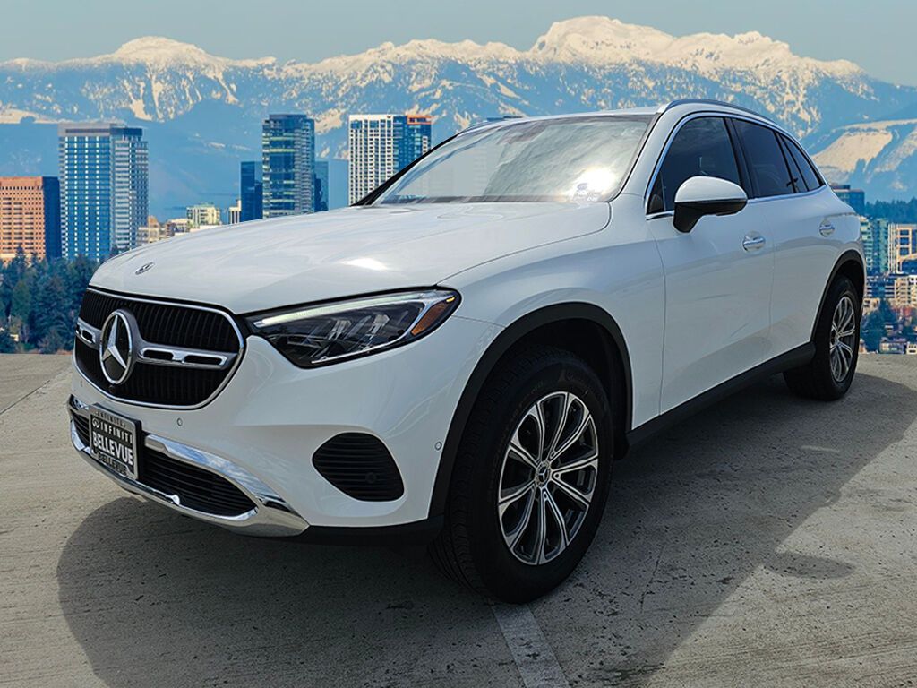 2024 Mercedes Benz GLC 300 4MATIC photo 3