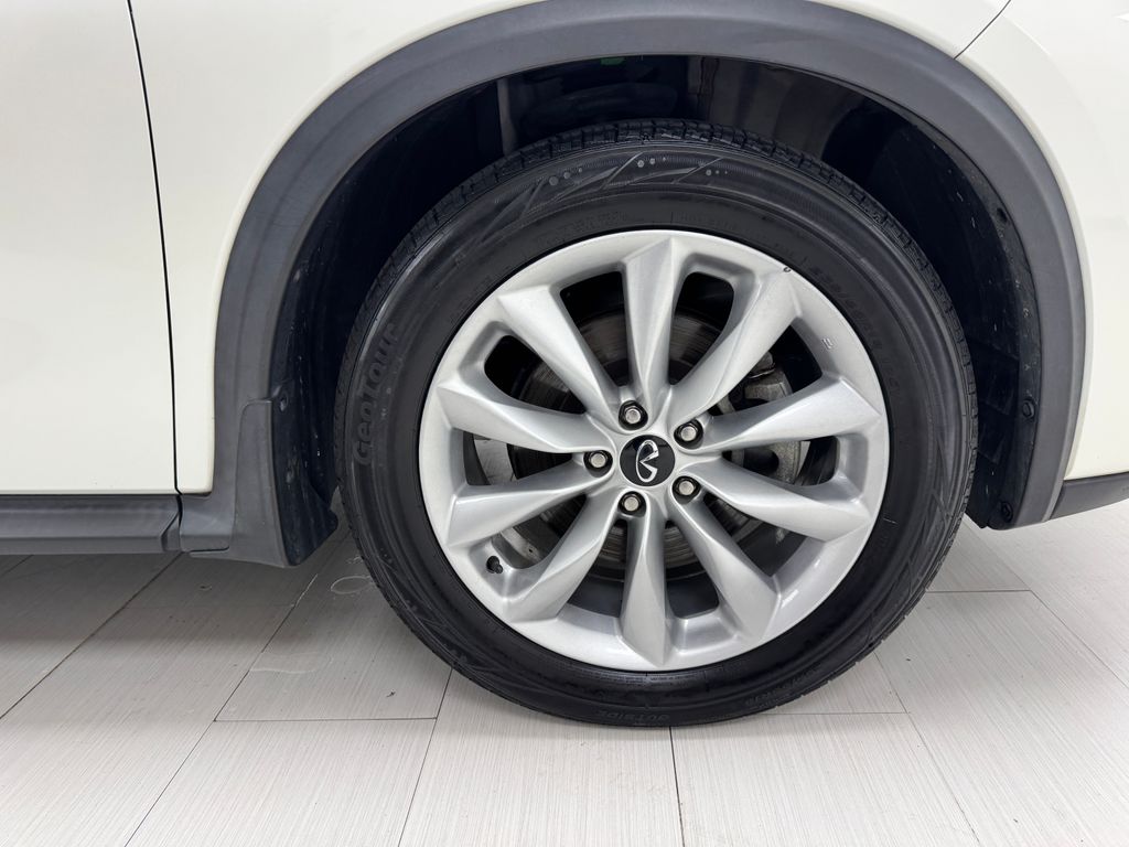 2020 Infiniti QX50 Luxe AWD photo 37