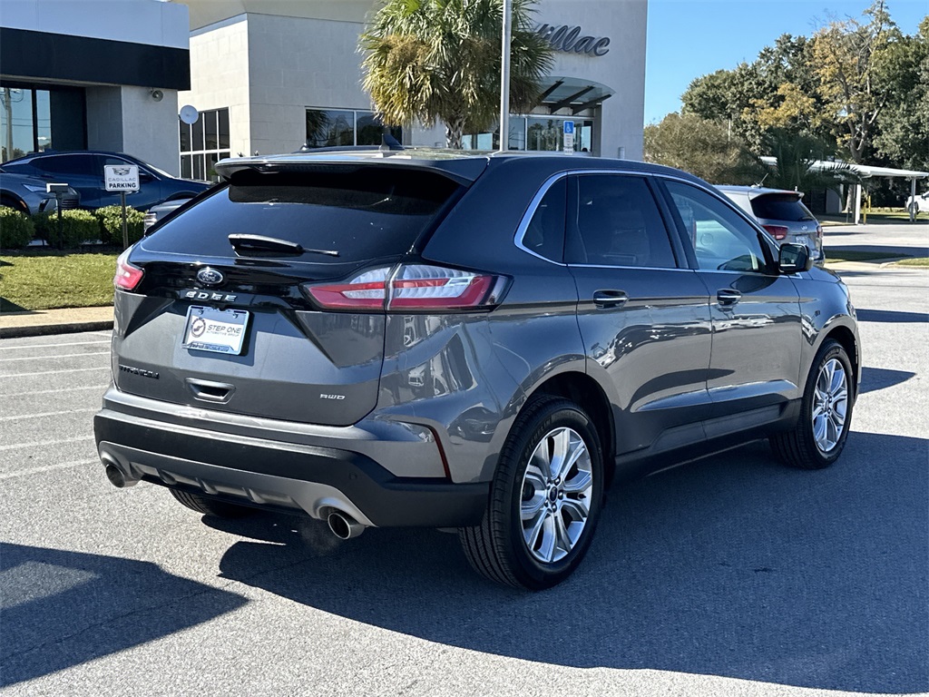 2022 Ford Edge Titanium photo 4