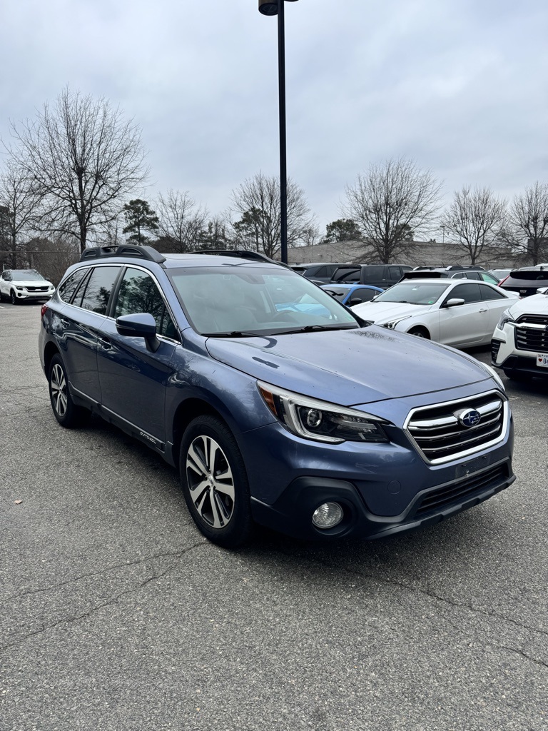 2018 Subaru Outback Limited's photo