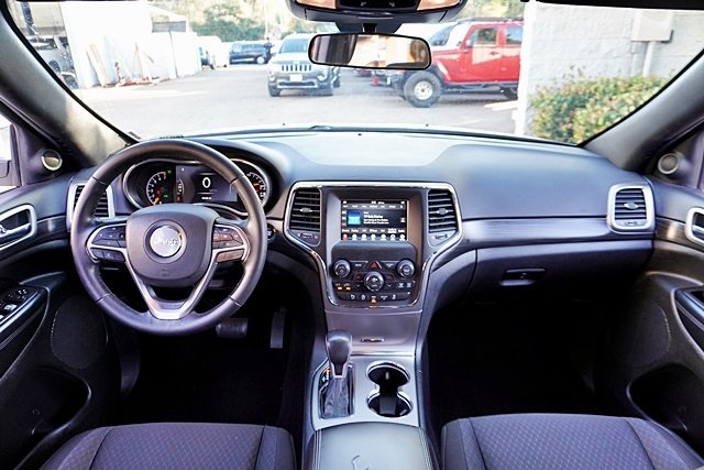 Used 2021 White Jeep Laredo E image 17