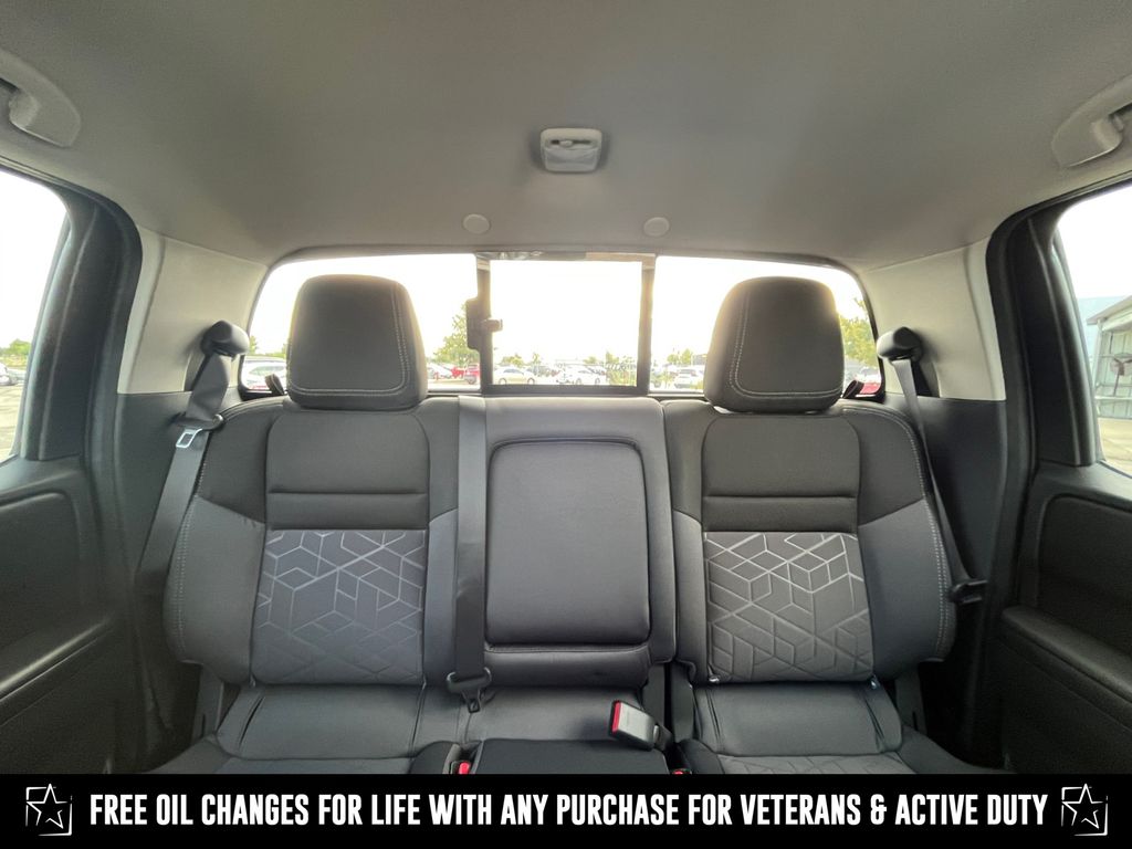 2025 Nissan Frontier SV photo 4
