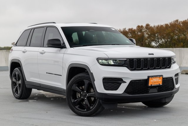 2023 Jeep Grand Cherokee Altitude's photo