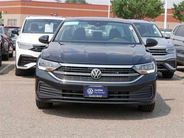 Certified 2024 Volkswagen Jetta SE with VIN 3VW7M7BU5RM071617 for sale in Inver Grove Heights, Minnesota