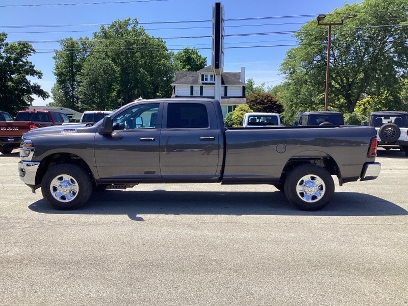 2025 Ram 3500 Tradesman photo 4