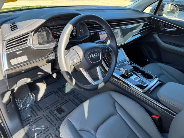 2025 Audi Q7 55 Premium Plus photo 14
