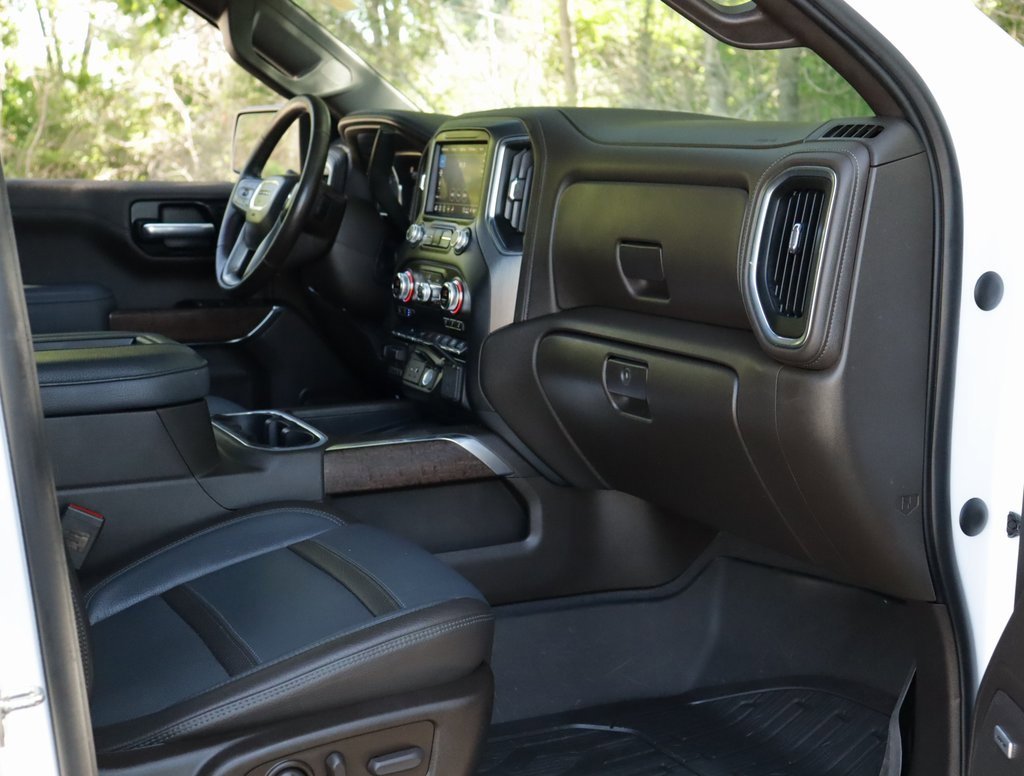 Used 2022 White Frost Tricoat GMC Denali image 35