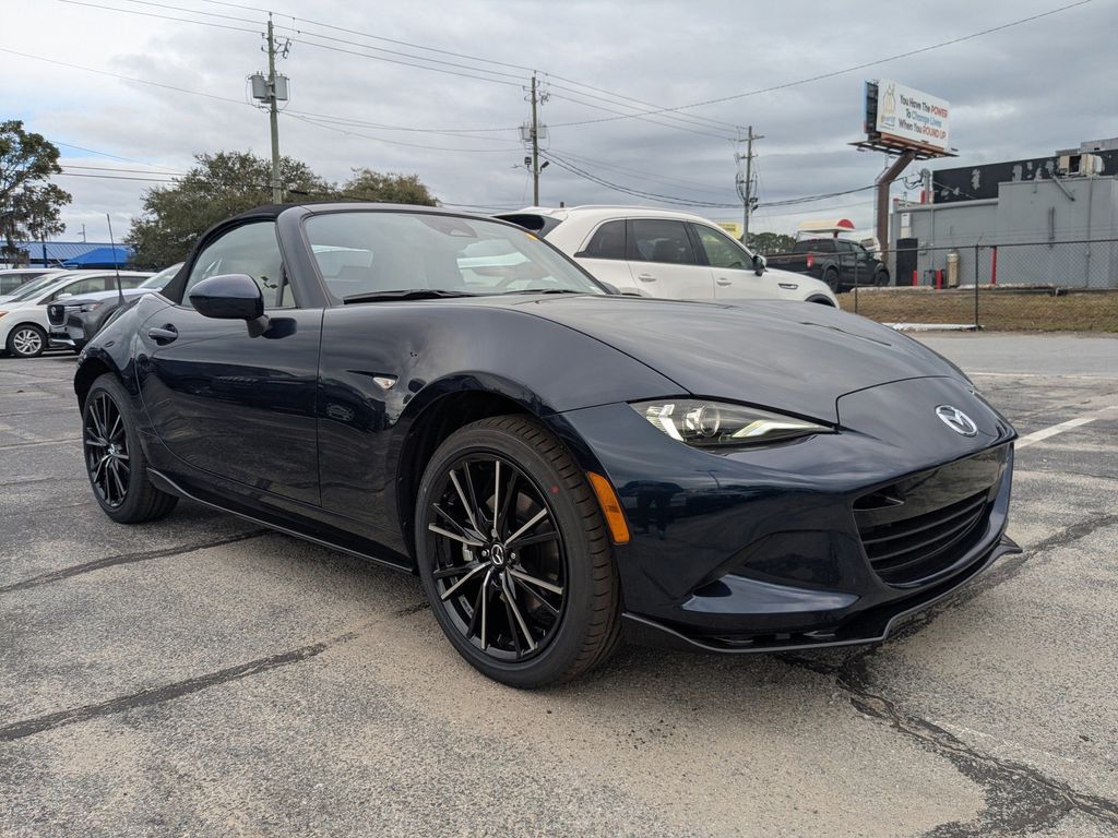 New 2025 Mazda Mazda MX-5 Miata Grand Touring CONVERTIBLE in