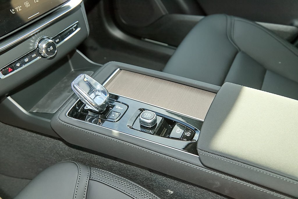 2026 VOLVO XC90 - Image 15