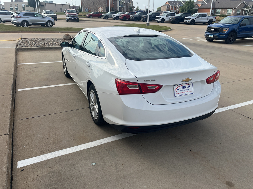 2018 Chevrolet Malibu 1LT photo 3