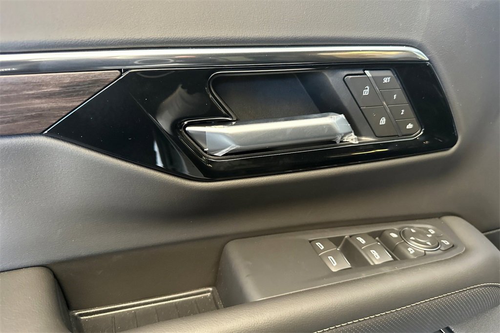 2025 Chevrolet Tahoe Premier photo 11