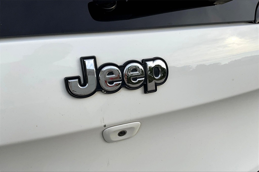 2017 Jeep Cherokee Latitude photo 8