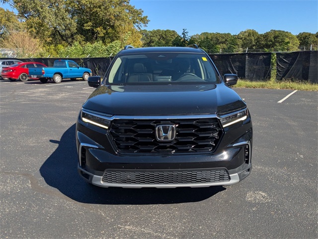 2023 Honda Pilot Touring photo 2
