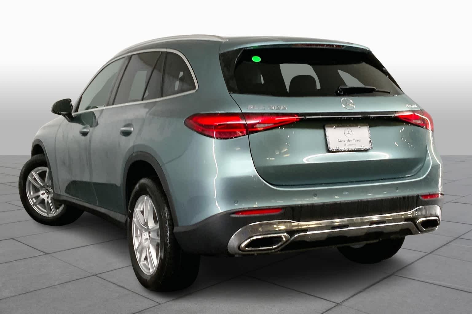 2025 Mercedes Benz GLC 300 4MATIC photo 4