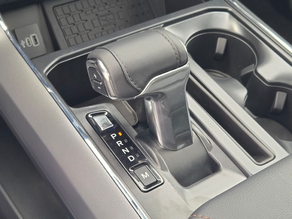 2025 Ford F-150 Lariat photo 32