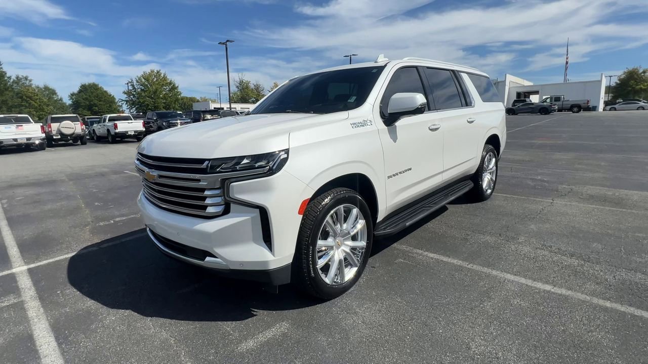 2021 Chevrolet Suburban High Country photo 3