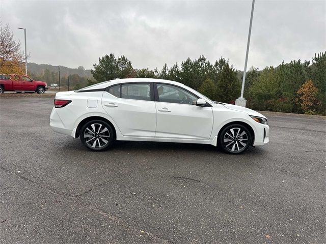 2025 Nissan Sentra SV photo 3