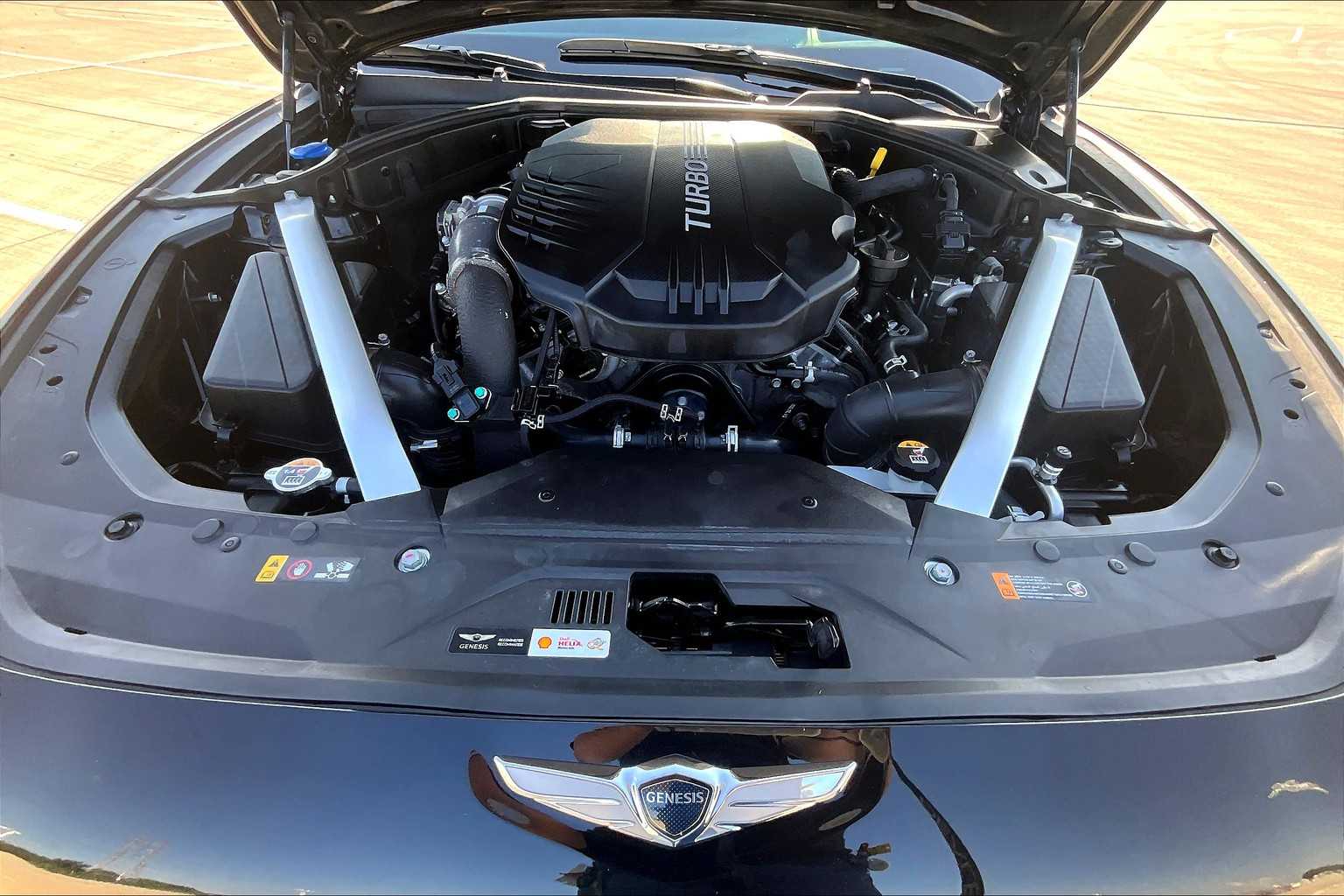 2022 Genesis G70 3.3T photo 30