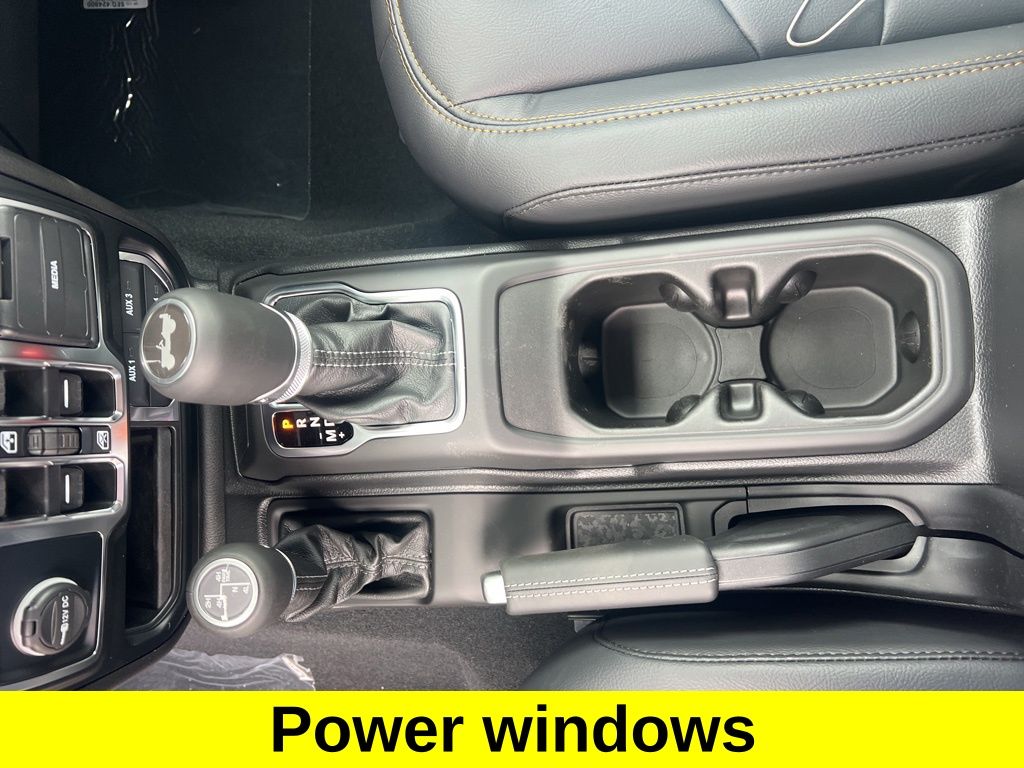 2024 Jeep Wrangler Sahara 4xe photo 16