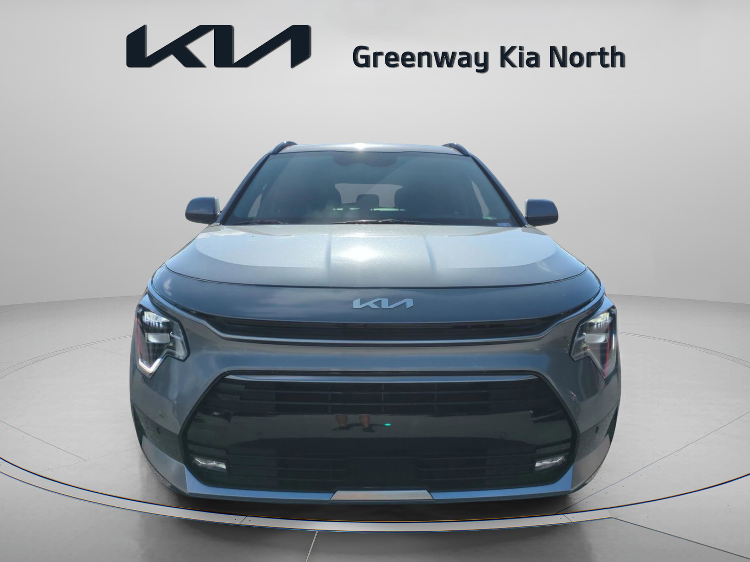 2025 Kia Niro SX Touring photo 2