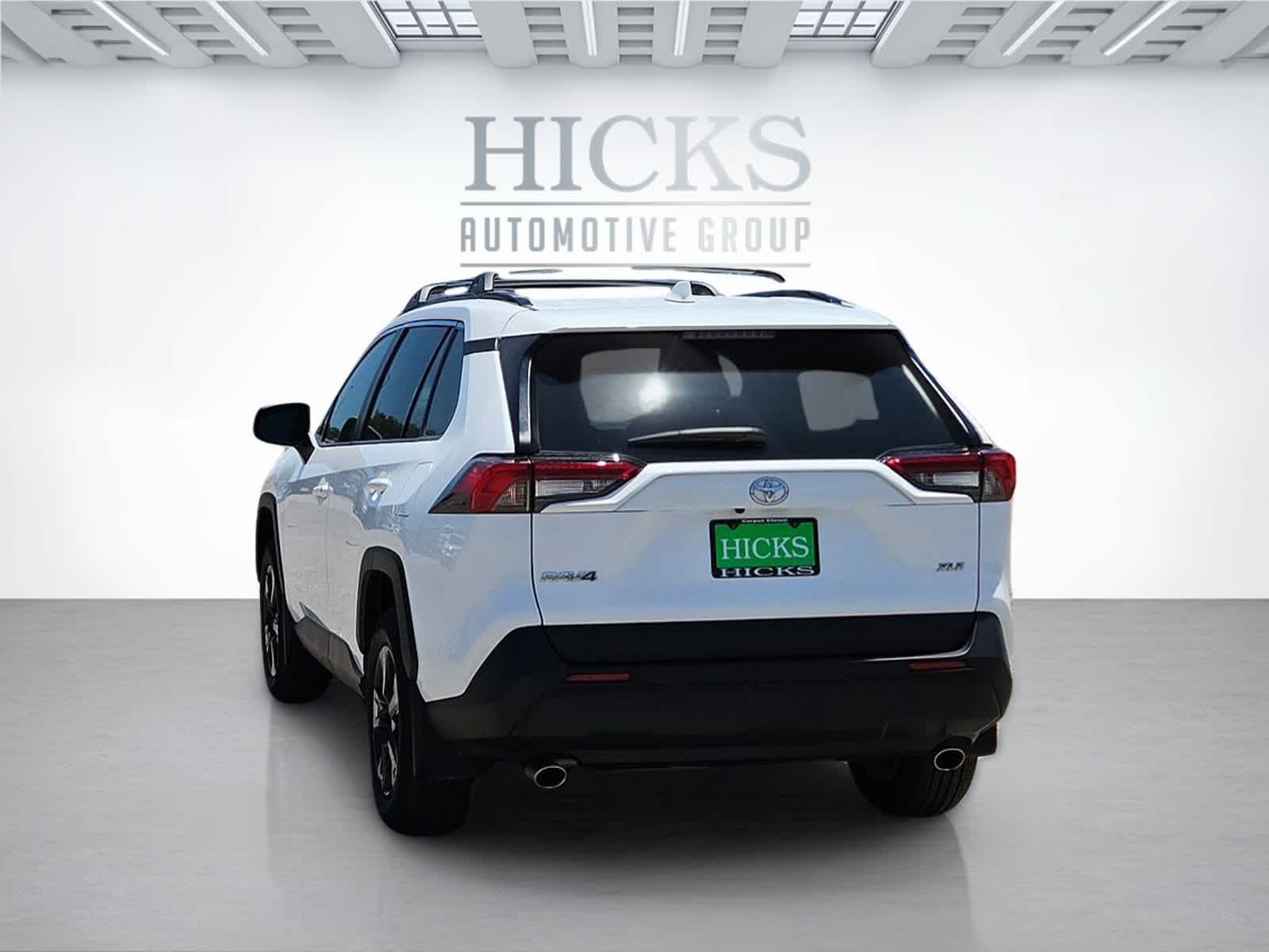 Used 2024 Ice Cap Toyota XLE image 7