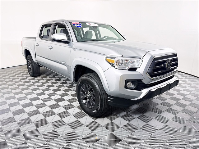 2022 Toyota Tacoma SR5's photo
