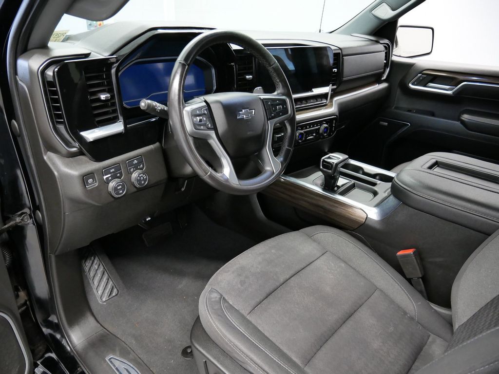 Used 2022 Chevrolet Silverado 1500 RST with VIN 1GCUDEED1NZ573331 for sale in Coon Rapids, Minnesota