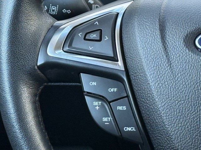 2022 Ford Edge SEL photo 24