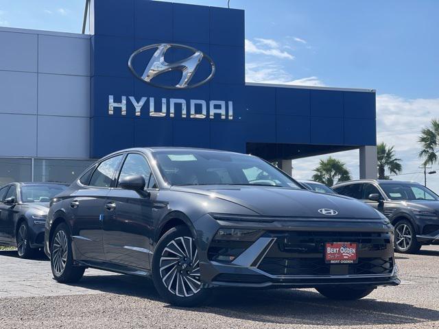 2025 Hyundai Sonata Hybrid SEL's photo