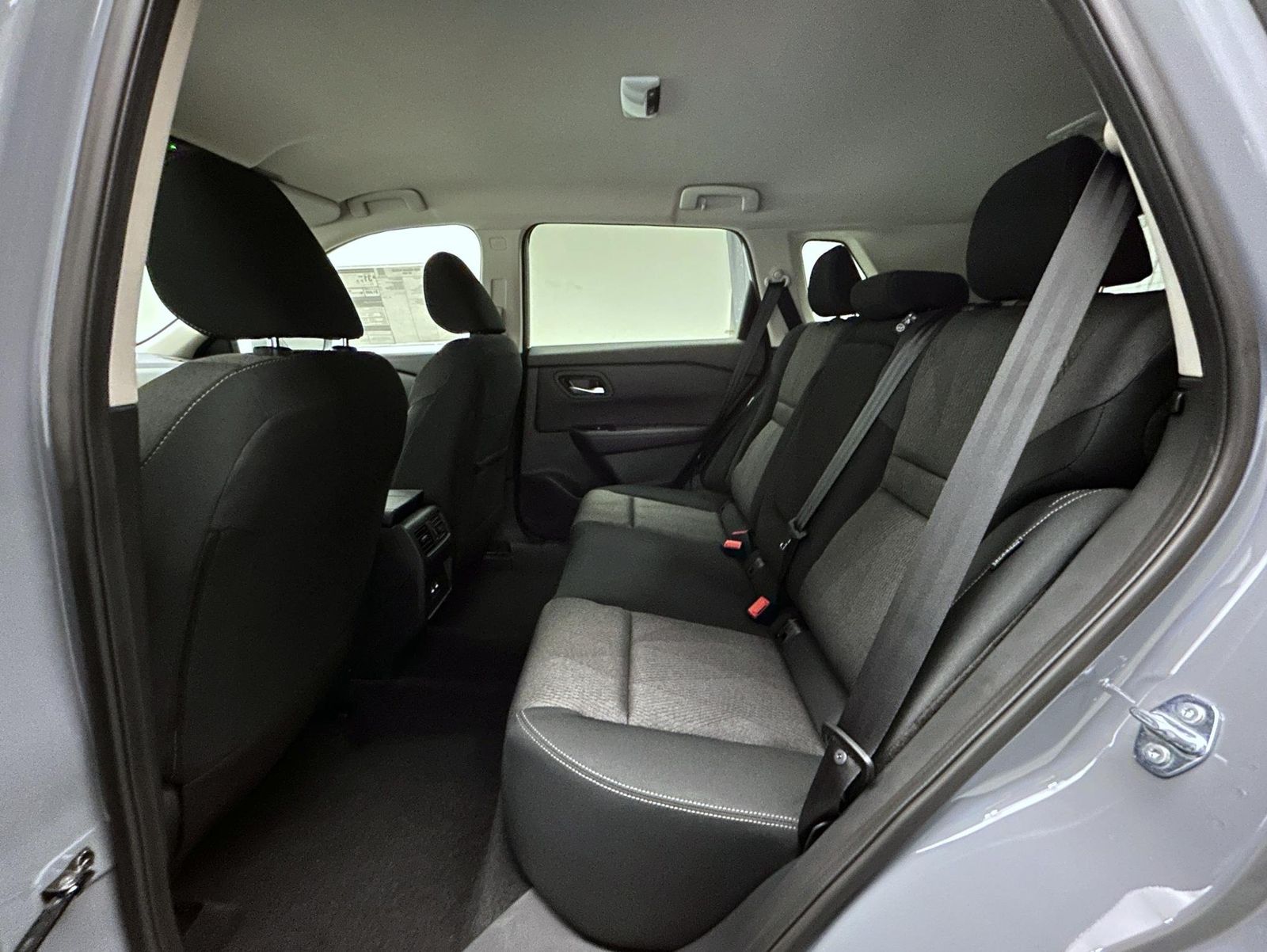 2026 Nissan Rogue SV photo 11