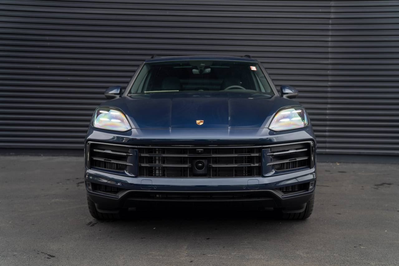 2025 Porsche Cayenne photo 12