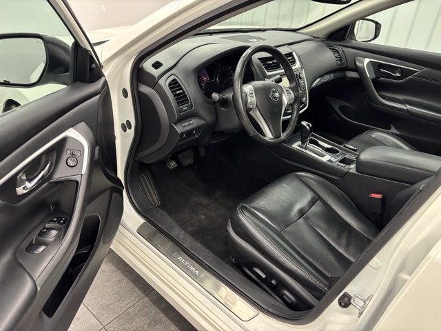2016 Nissan Altima 2.5 SL photo 9