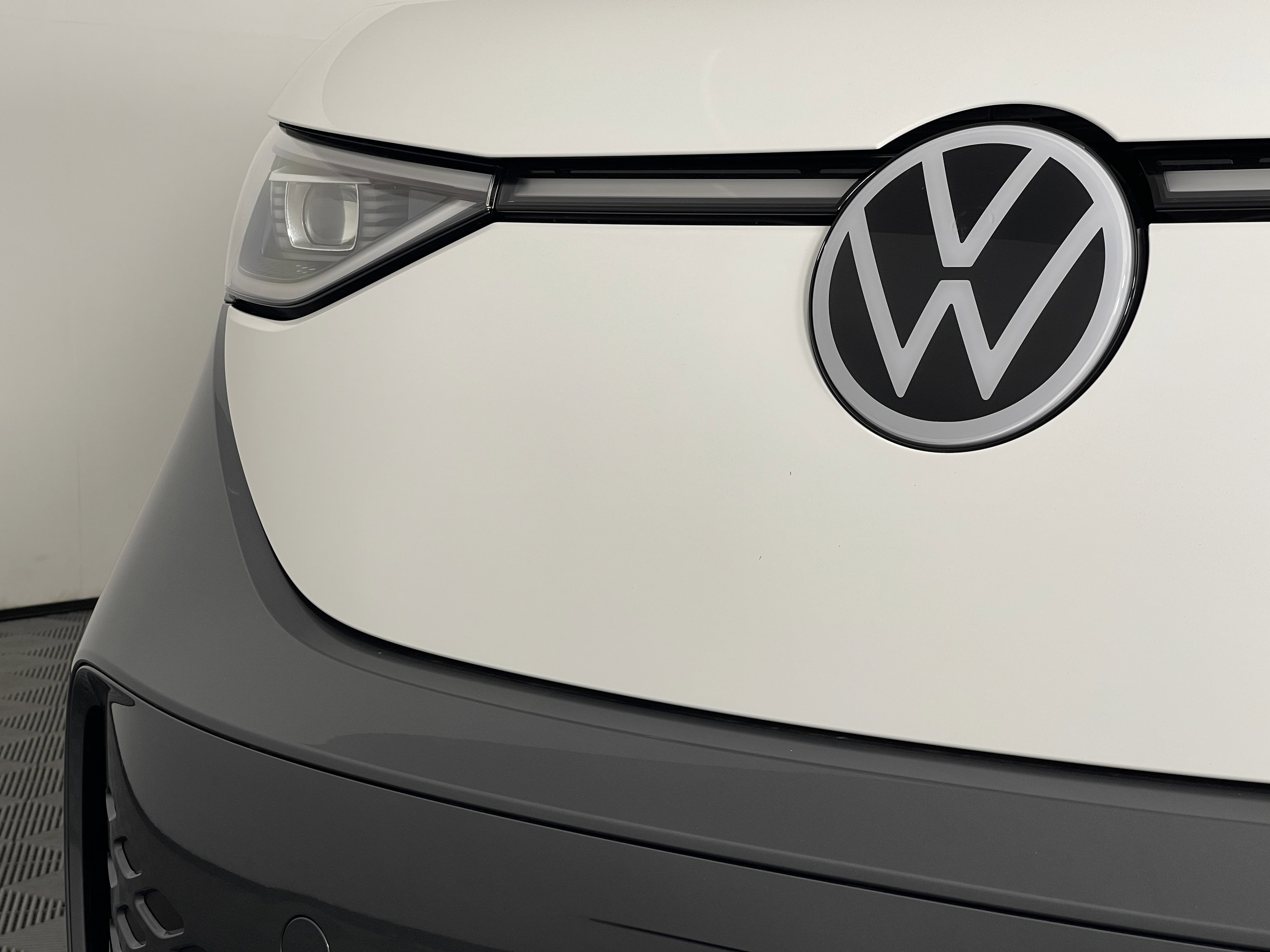 2025 Volkswagen ID. Buzz Pro S photo 2