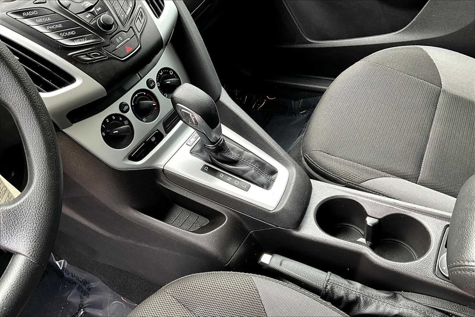 2014 Ford Focus SE photo 13
