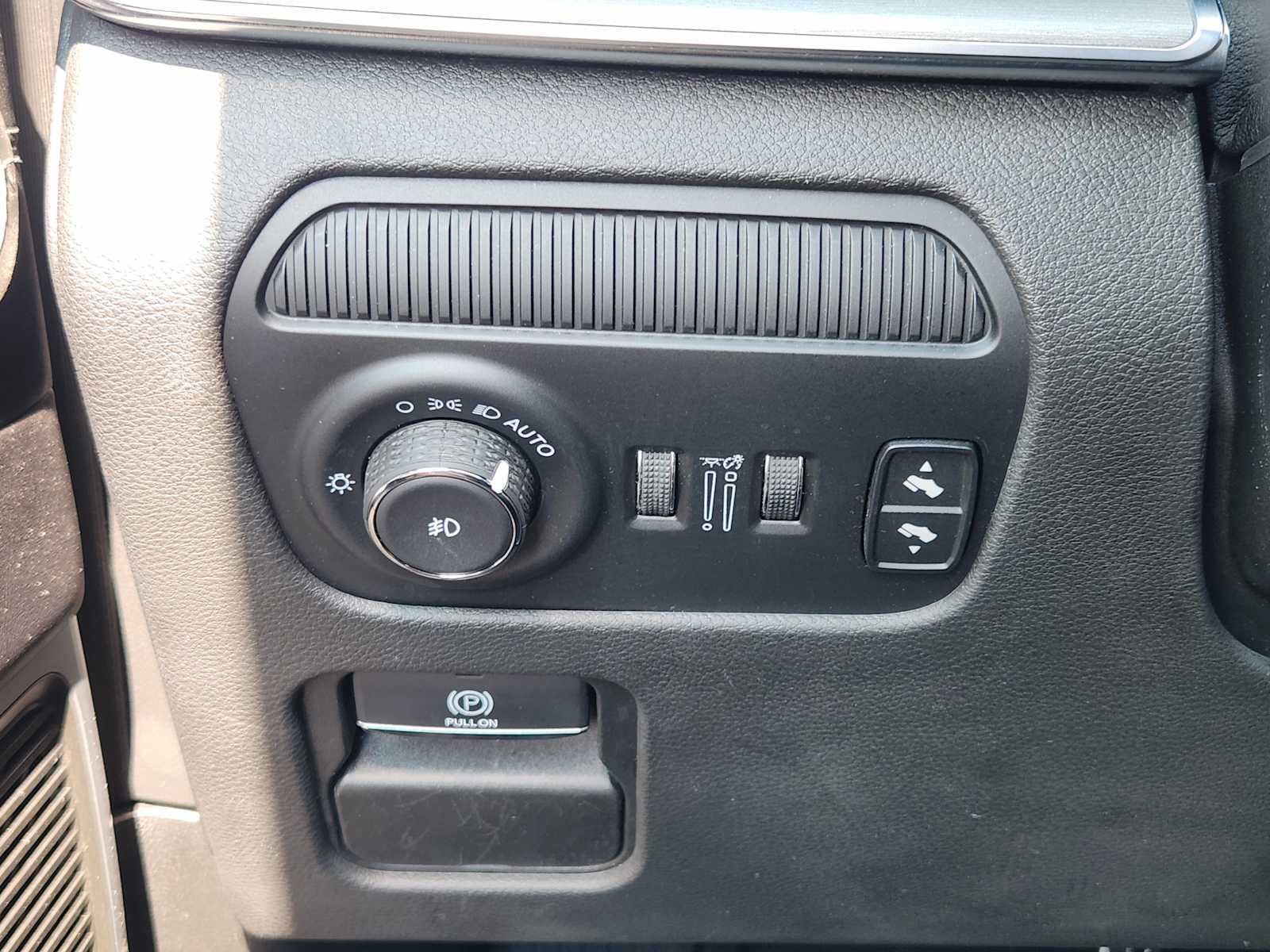 2023 Jeep Wagoneer Series II Carbide photo 19