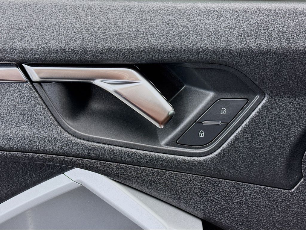 2022 Audi Q3 S line Premium Plus photo 18