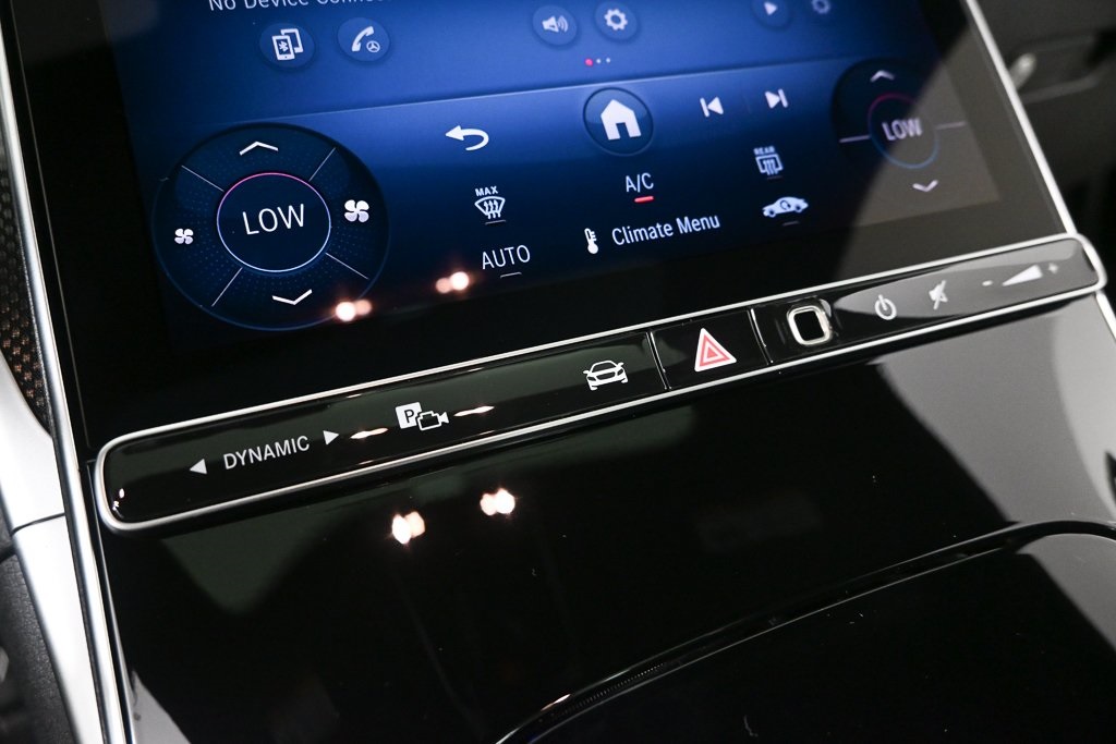 2025 Mercedes Benz C 300 photo 12