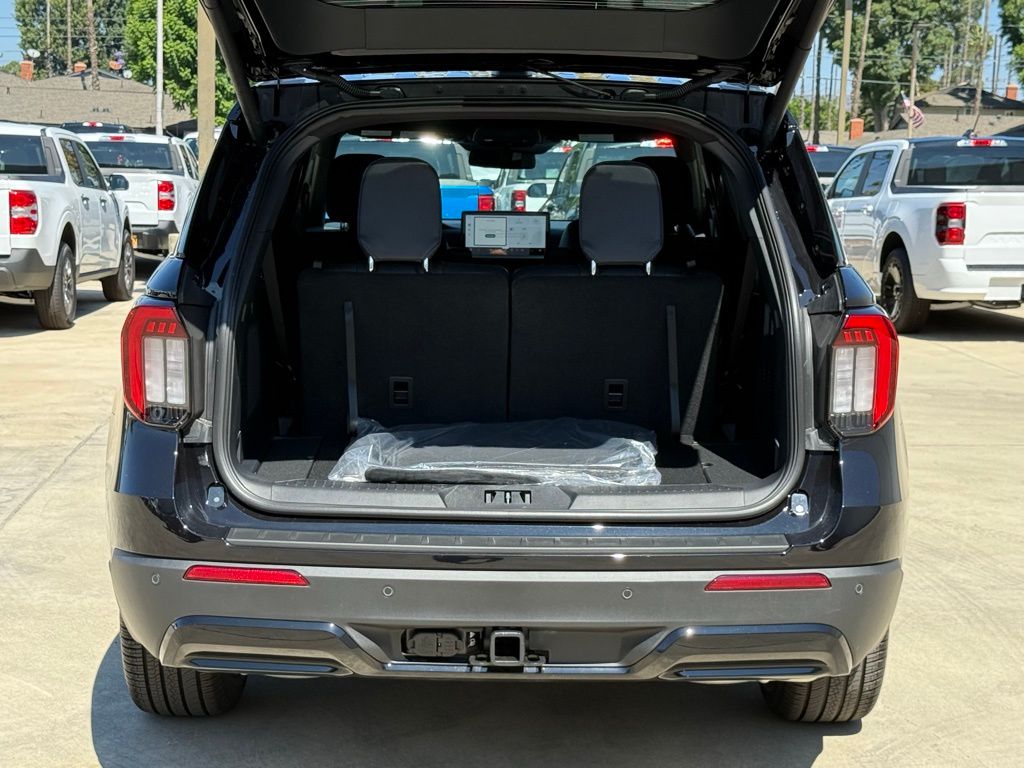 2025 Ford Explorer ST-Line photo 15