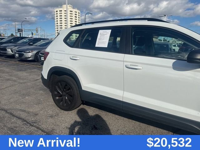 2024 Volkswagen Taos S photo 2