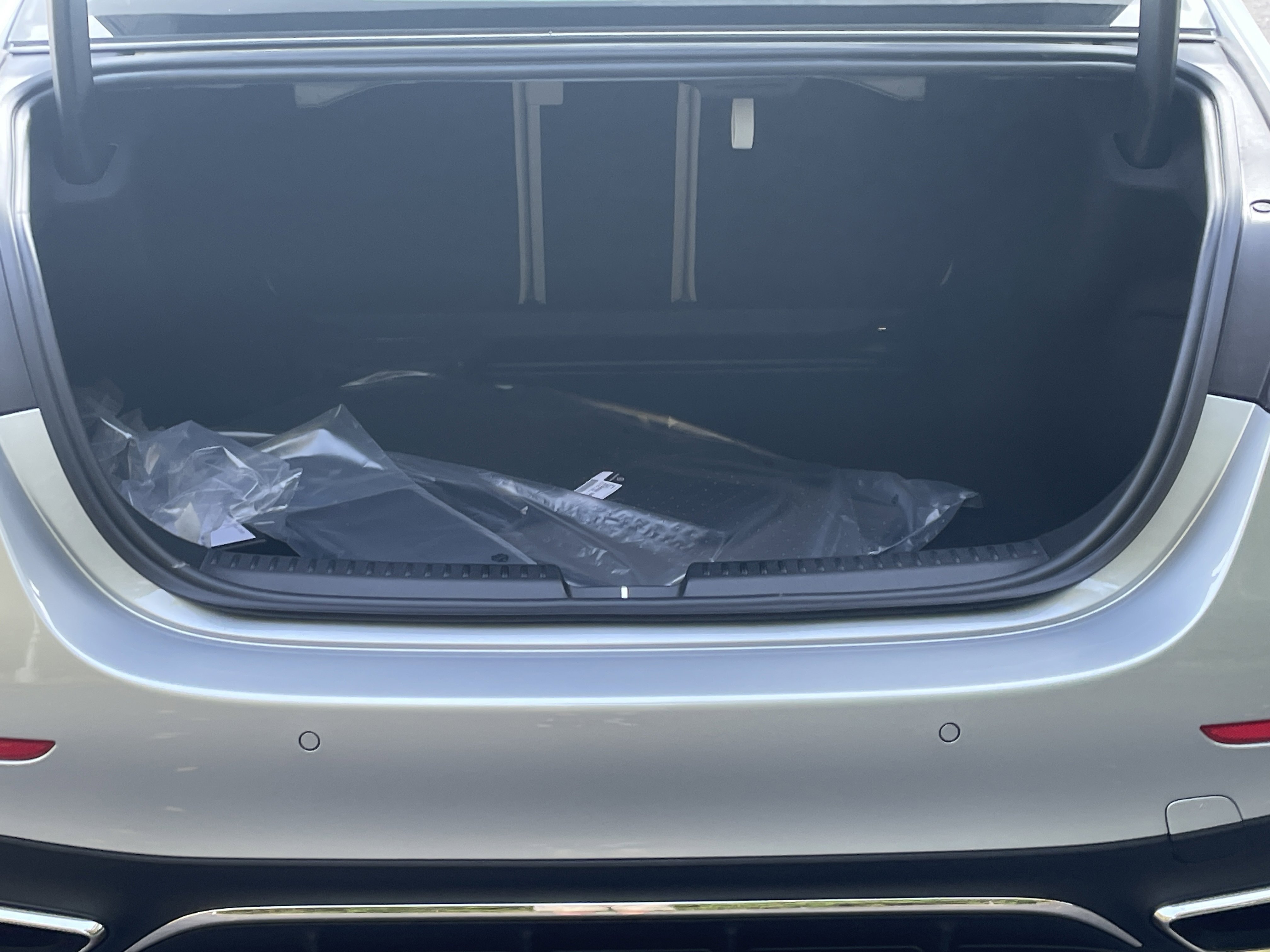 2026 Mercedes Benz E photo 4