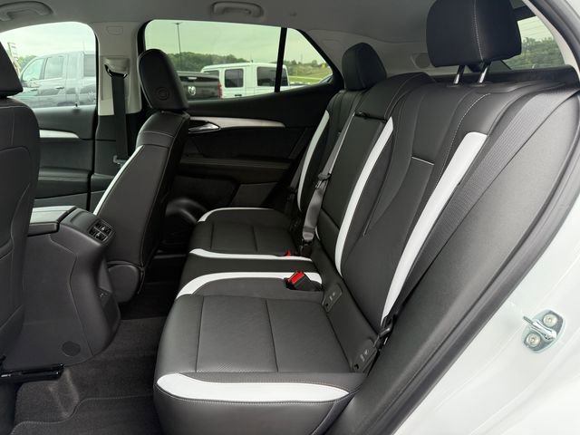 2025 Buick Envision Sport Touring photo 5