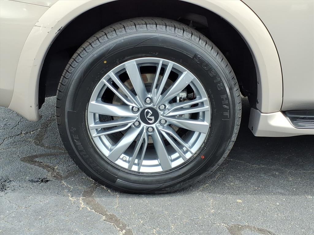 2023 Infiniti QX80 Luxe photo 18
