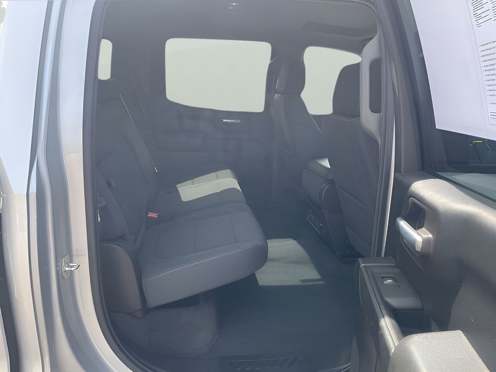2021 Chevrolet Silverado 1500 LT photo 13