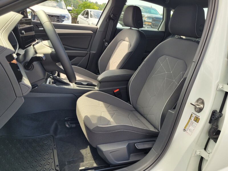 2025 Volkswagen Jetta 1.5T Sport photo 4