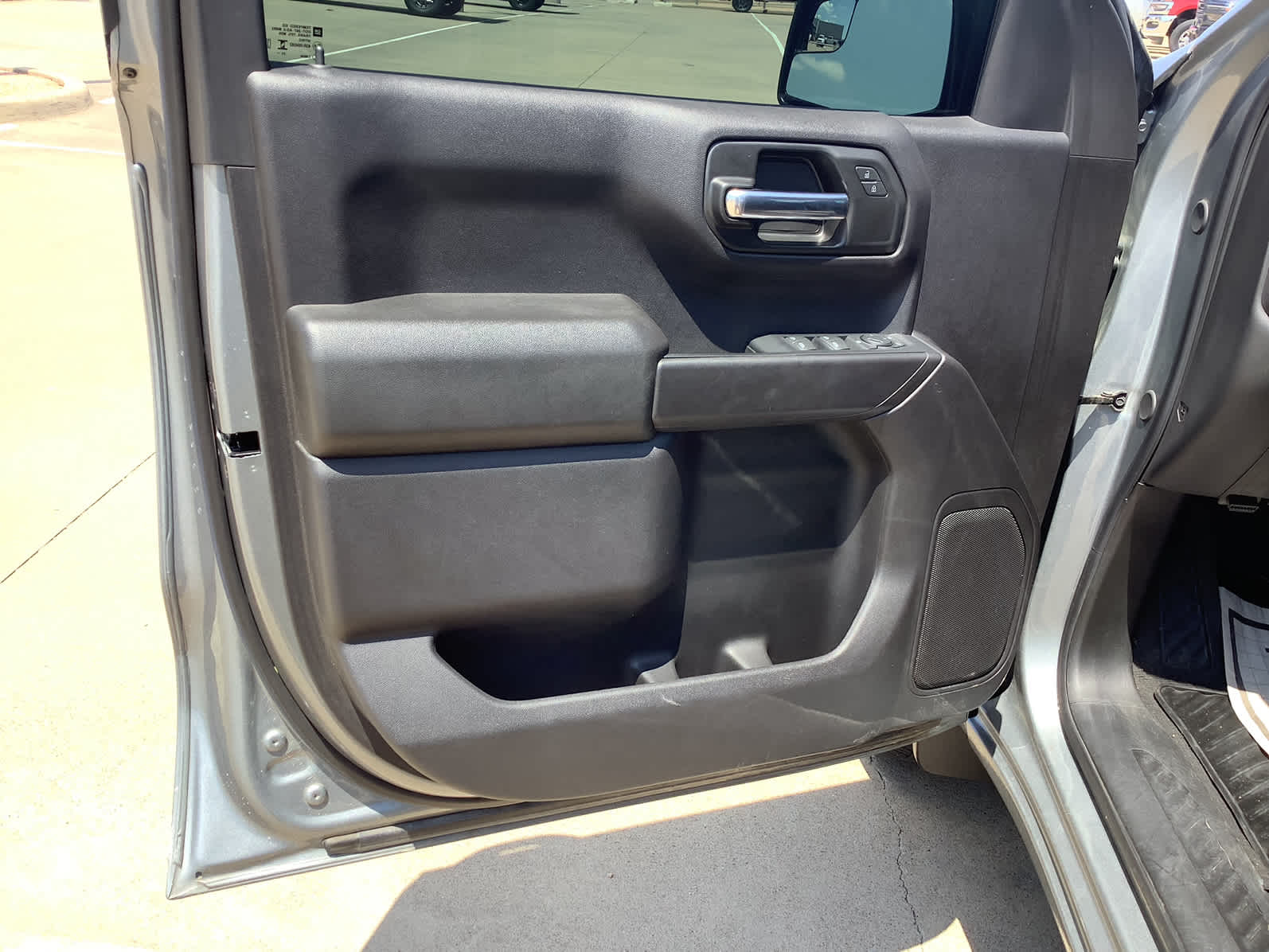 2024 Chevrolet Silverado 1500 Custom photo 11