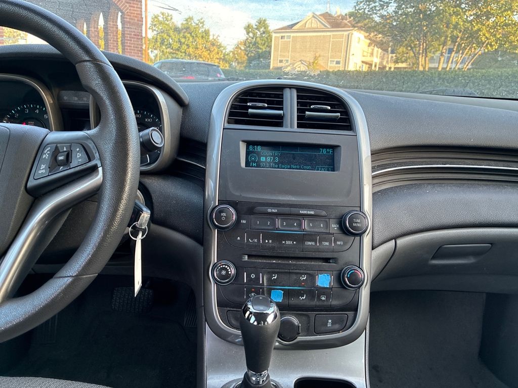 2015 Chevrolet Malibu LS photo 17