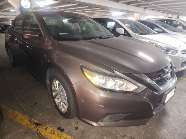 2016 Nissan Altima S's photo