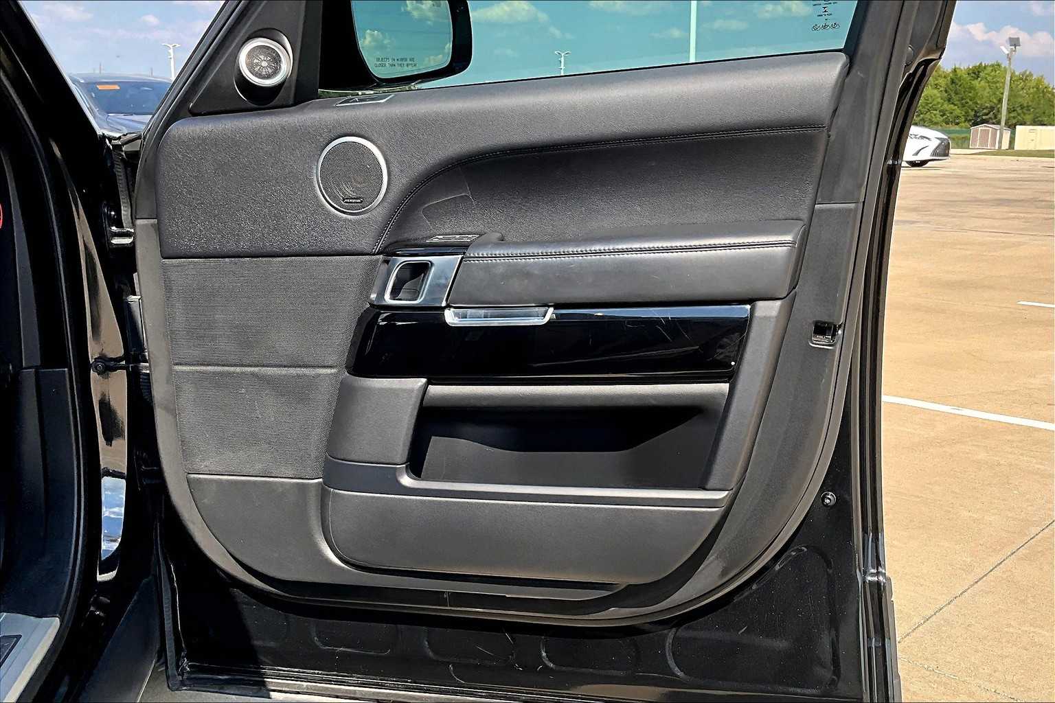 2016 Land Rover Range Rover SuperCharged photo 20