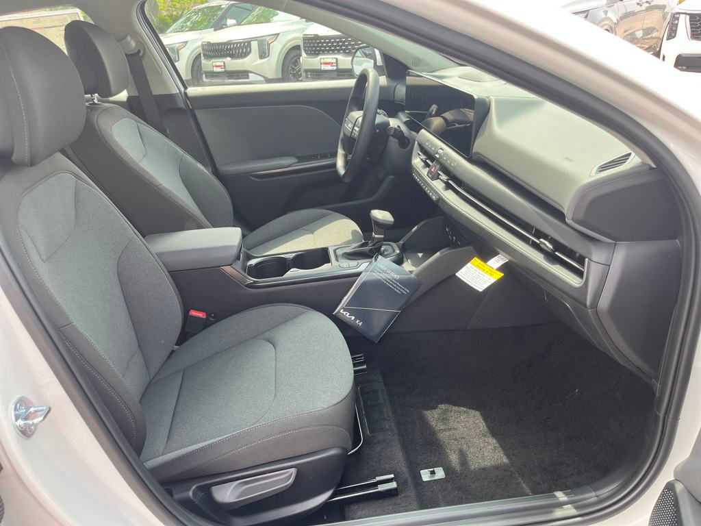 2025 Kia K4 LXS photo 15