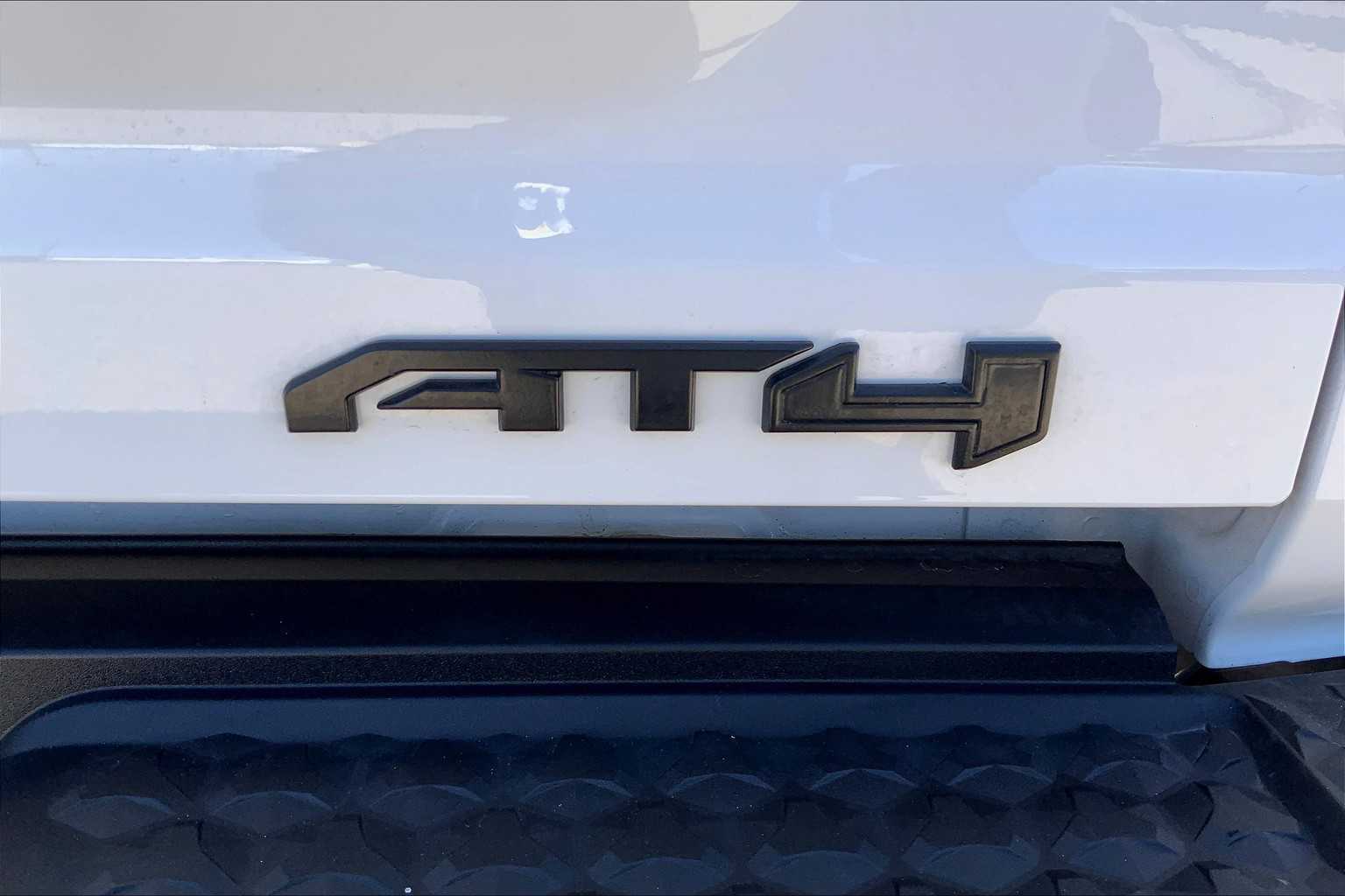 2024 Gmc Canyon AT4 photo 9